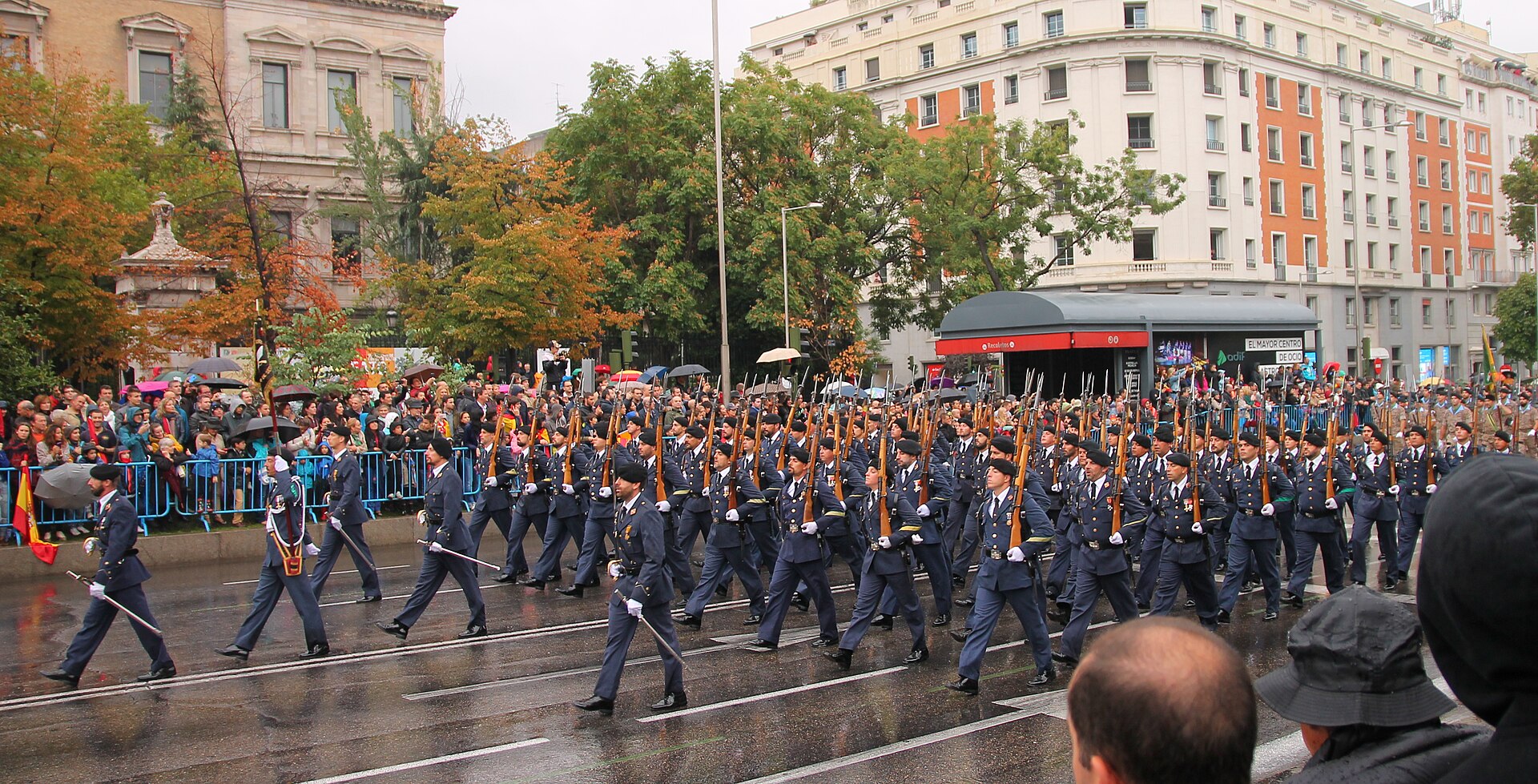 Formación de Infantería de Marina española durante un desfile en Madrid